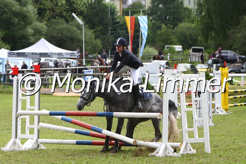 007L9106_Campino_Punktespringen  Ax.JPG